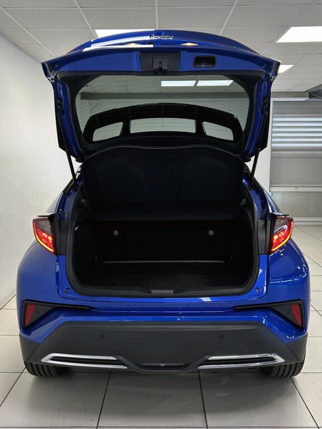 TOYOTA C-HR More Business e-cvt - 13