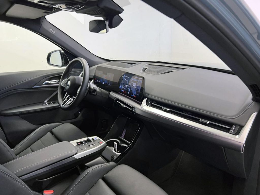 BMW iX1 xDrive30 Msport - 12