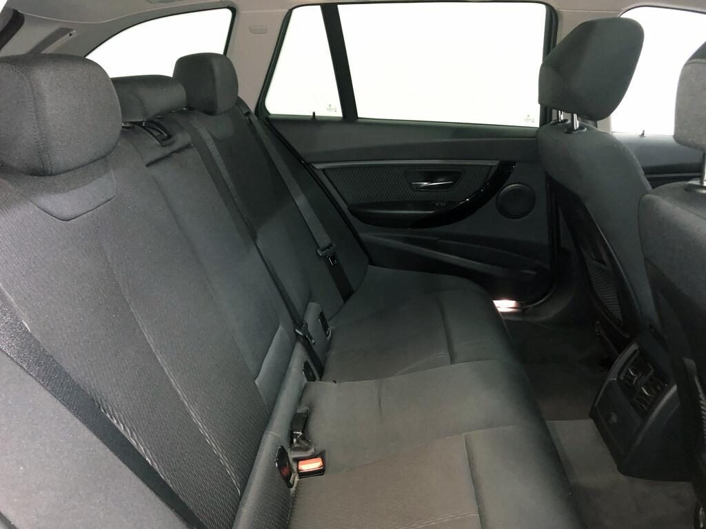 BMW 330 d xDrive Touring Luxury - 11