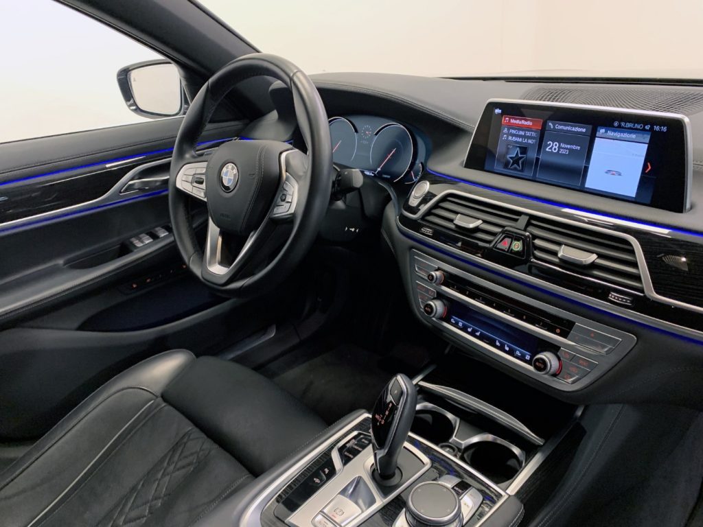 BMW 330 d xDrive Touring Luxury - 23