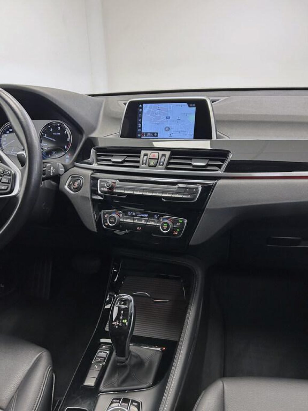 BMW X1 sDrive18d xLine - 8