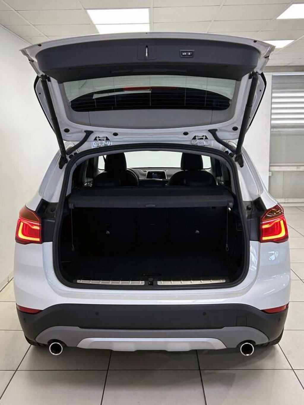 BMW X1 sDrive18d xLine - 13