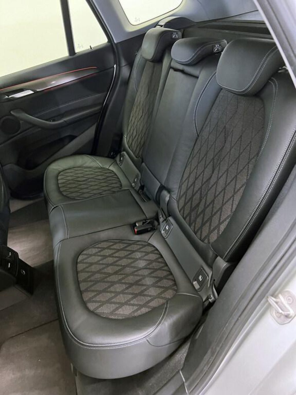 BMW X1 sDrive18d xLine - 12