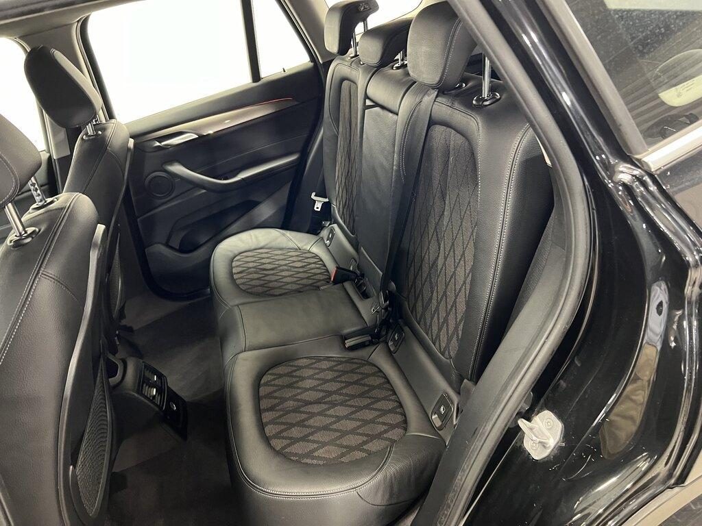 BMW X1 xDrive18d xLine - 12