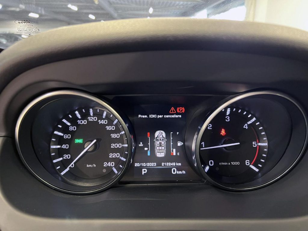 LAND ROVER Discovery Sport 2.0 TD4 180 CV Pure - 14