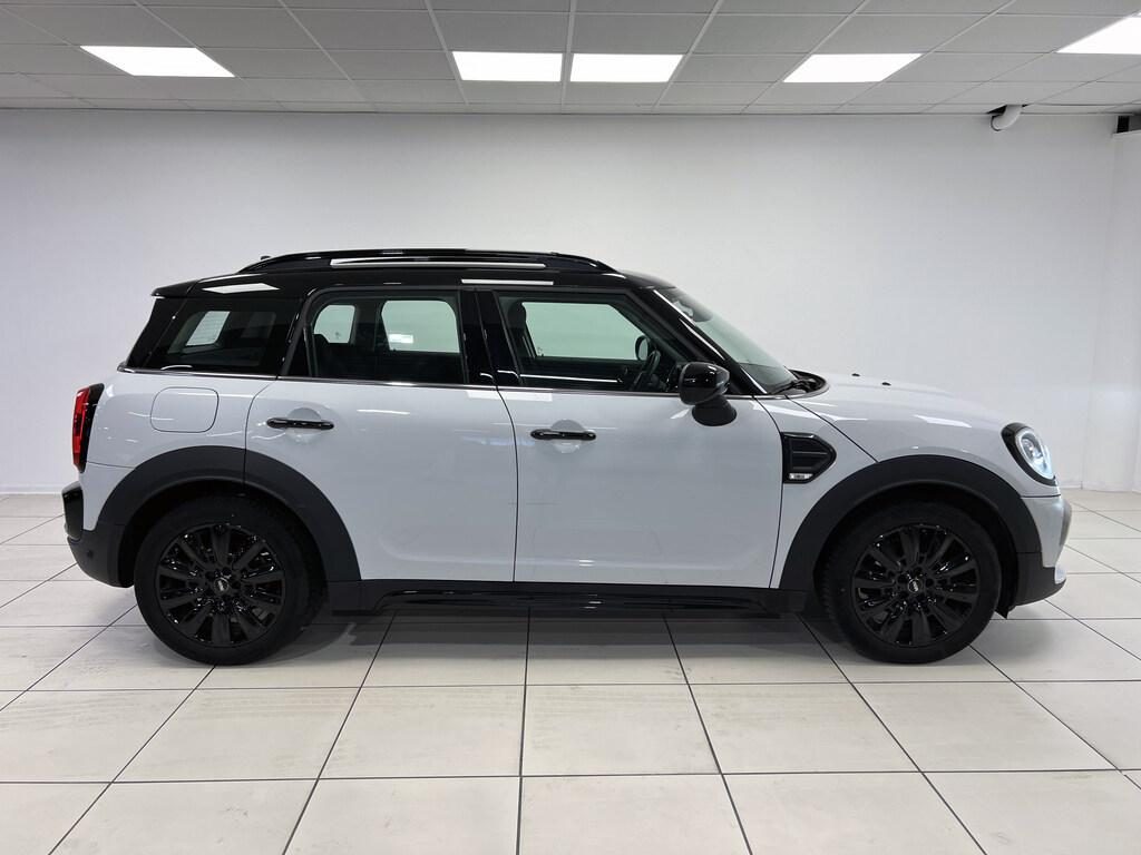 MINI Countryman Cooper D Black & White Edition - 4