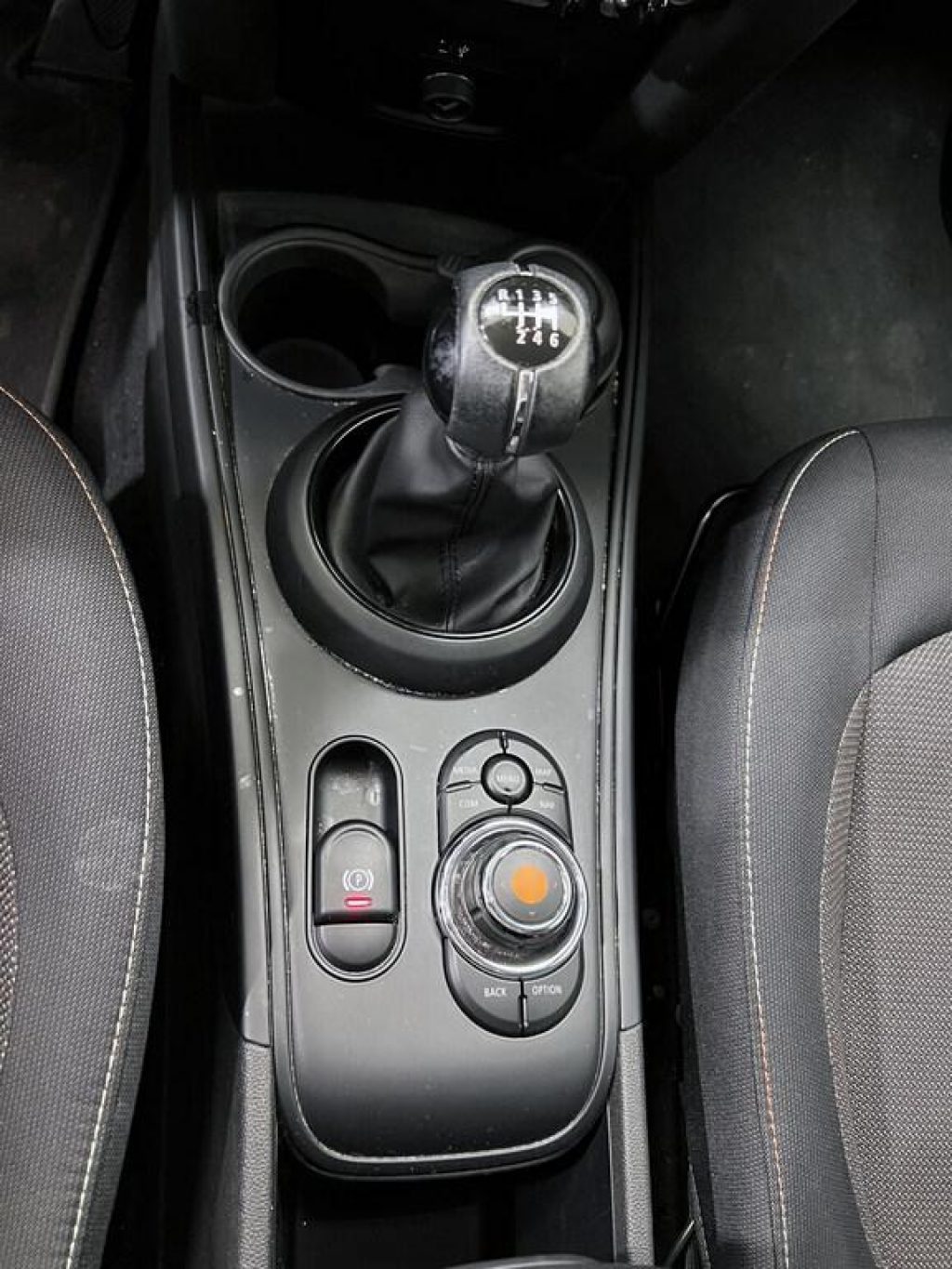 MINI Countryman Cooper D Black & White Edition - 10