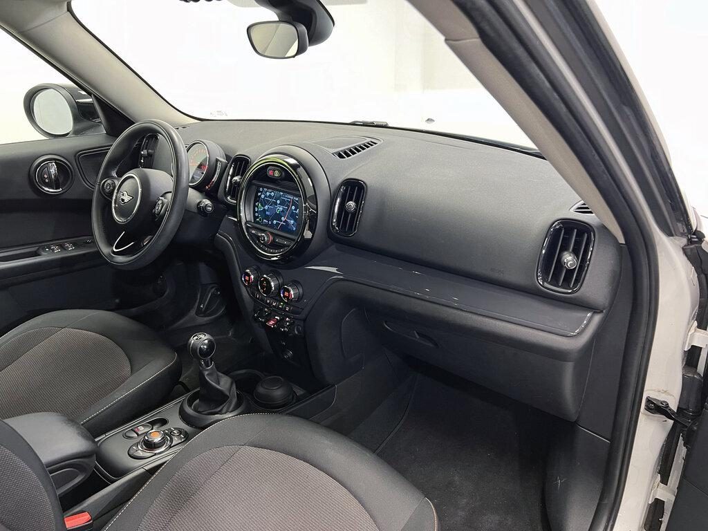 MINI Countryman Cooper D Black & White Edition - 11