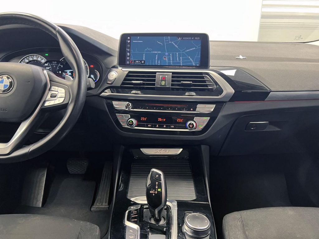 BMW X3 xDrive20d Business Advantage - 8