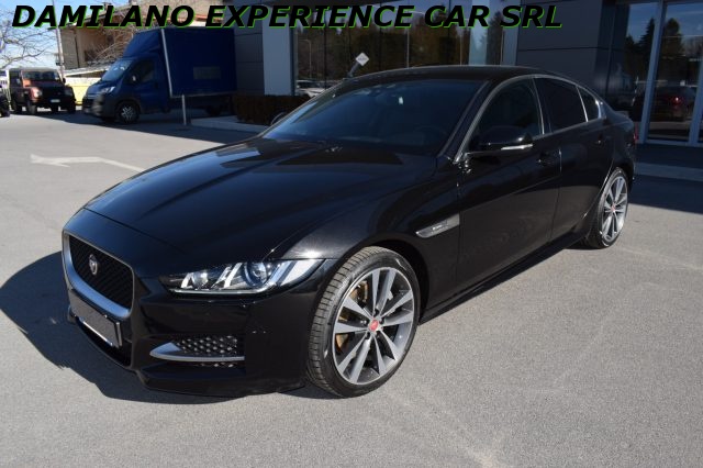 JAGUAR XE 2.0 D 180 CV AWD aut. R-Sport Immagine 0