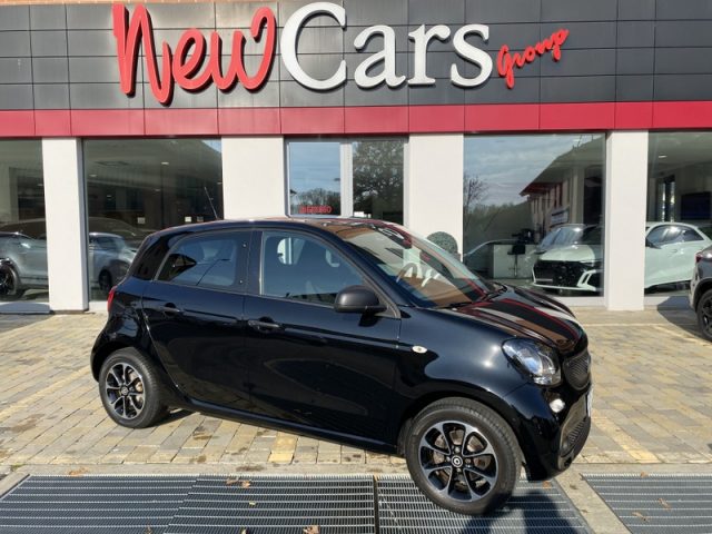 SMART ForFour 60 1.0 Black Passion TETTO PANORAM.-CRUISE-15" Immagine 0