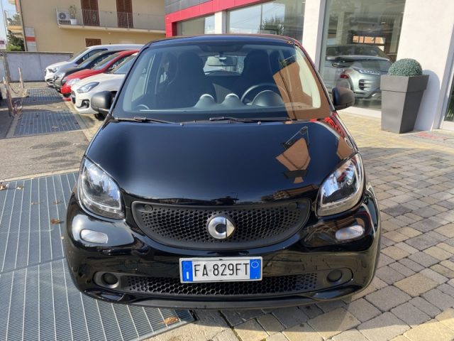 SMART ForFour 60 1.0 Black Passion TETTO PANORAM.-CRUISE-15" Immagine 1