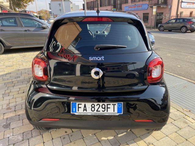 SMART ForFour 60 1.0 Black Passion TETTO PANORAM.-CRUISE-15" Immagine 3