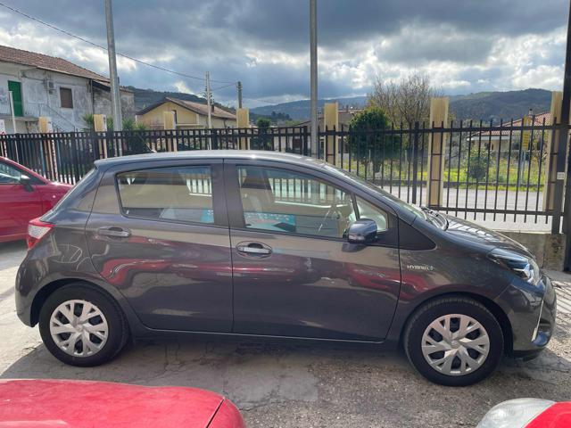 TOYOTA Yaris 1.0 5 porte Business Immagine 2