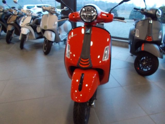 VESPA GTS 125 SUPERSPORT Immagine 2