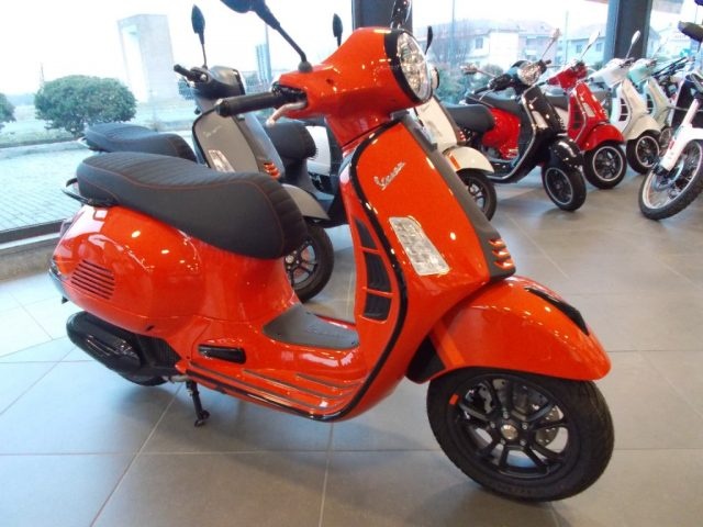 VESPA GTS 125 SUPERSPORT Immagine 3