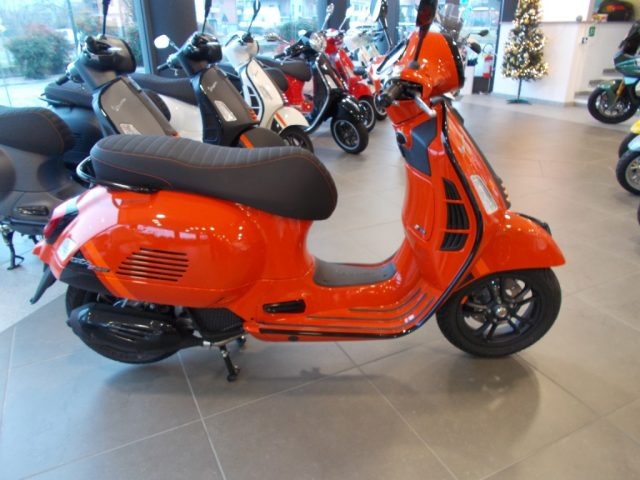 VESPA GTS 125 SUPERSPORT Immagine 4