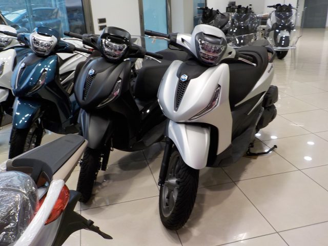 PIAGGIO Beverly 300 i.e. Hpe S ABS Euro 5 - RCA+TASSO ZERO Immagine 2