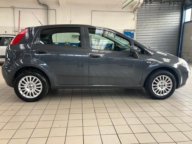 FIAT Punto 1.4 8V 5 porte Easypower Lounge Immagine 3