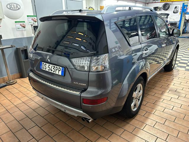 MITSUBISHI Outlander 2.0 DI-D Instyle 7 p.ti DPF Tetto Apribile Immagine 3