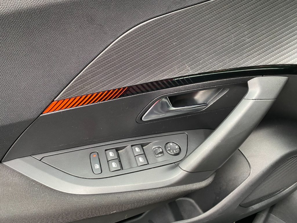 PEUGEOT 2008 PureTech 100 S&S Active Pack - 7