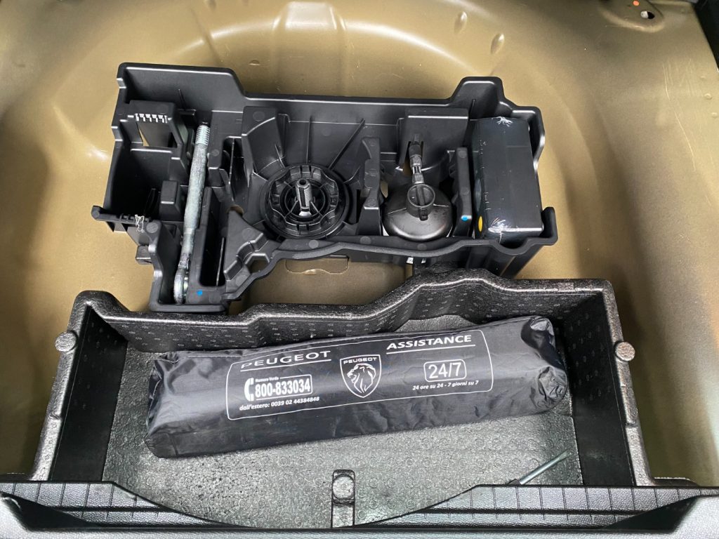 PEUGEOT 2008 PureTech 100 S&S Active Pack - 19