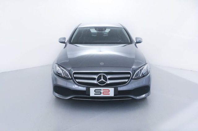 MERCEDES-BENZ E 220 d 4Matic Auto Premium/PARK ASSIST/SEDILI ELETT. Immagine 2