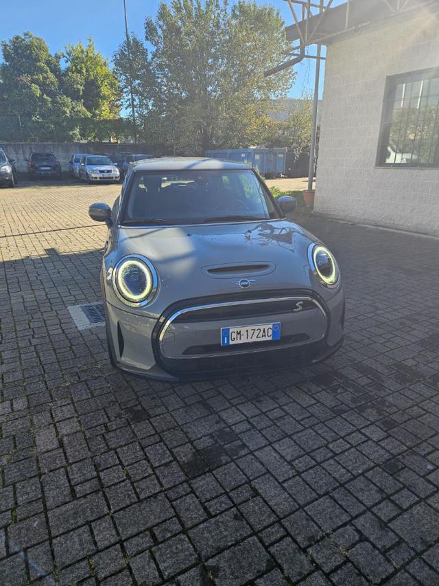 MINI Cooper SE Essential Immagine 2