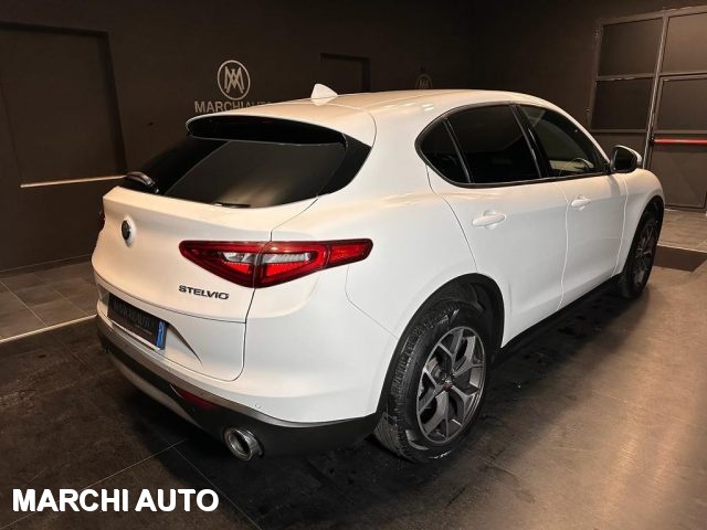 ALFA ROMEO Stelvio 2.2 Turbodiesel 190 CV AT8 Q4 Sport-Tech Immagine 4