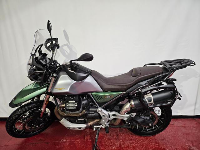 MOTO GUZZI V85 TT CENTENARIO Immagine 1