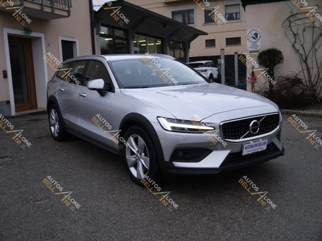 VOLVO V60 Cross Country B4 (d) AWD Geartronic Business Pro Immagine 0