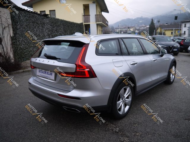 VOLVO V60 Cross Country B4 (d) AWD Geartronic Business Pro Immagine 4