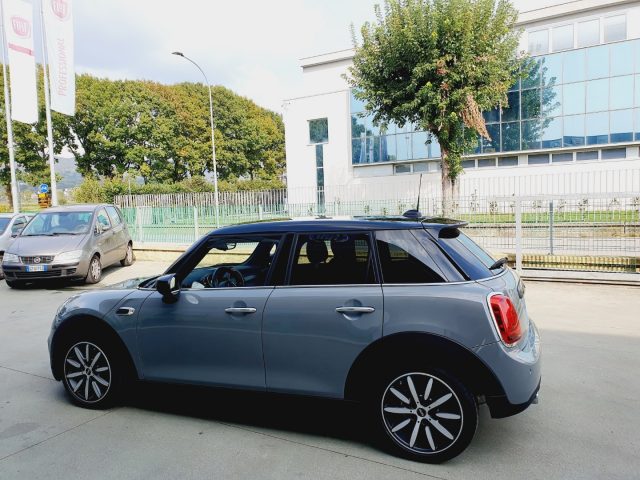 MINI Cooper 1.5 Cooper Baker Street 5 porte autom. Immagine 1