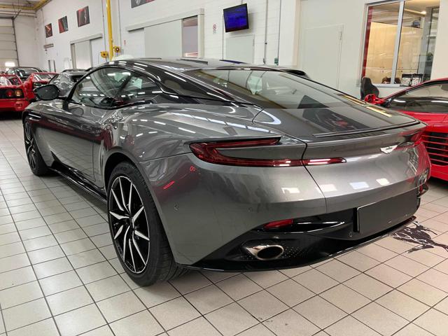 ASTON MARTIN DB11 V12 Coupé Launch Edition Immagine 3