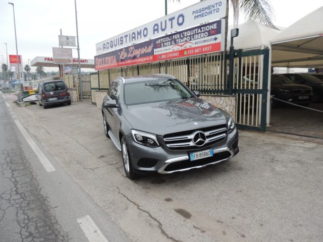 MERCEDES-BENZ GLC 220 d 4Matic Premium Immagine 2