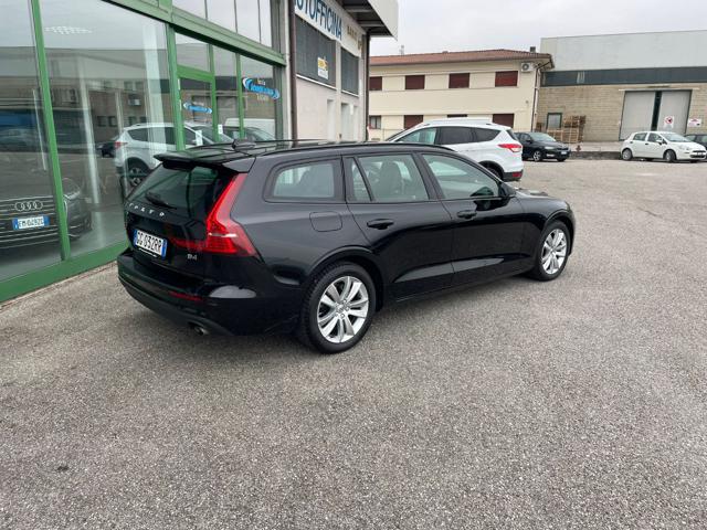 VOLVO V60 B4 (d) Geartronic Momentum Business Immagine 1