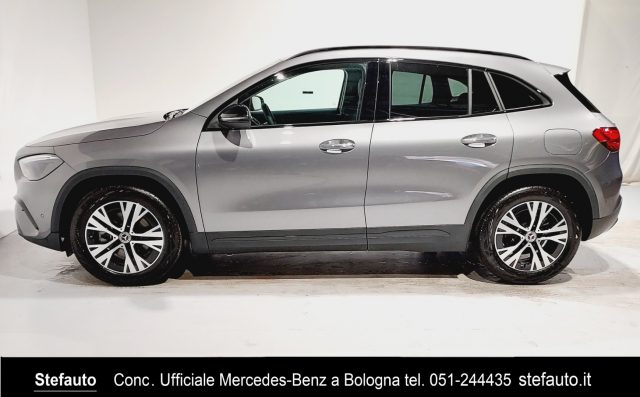 MERCEDES-BENZ GLA 180 d Automatic Progressive Advanced Plus Immagine 2