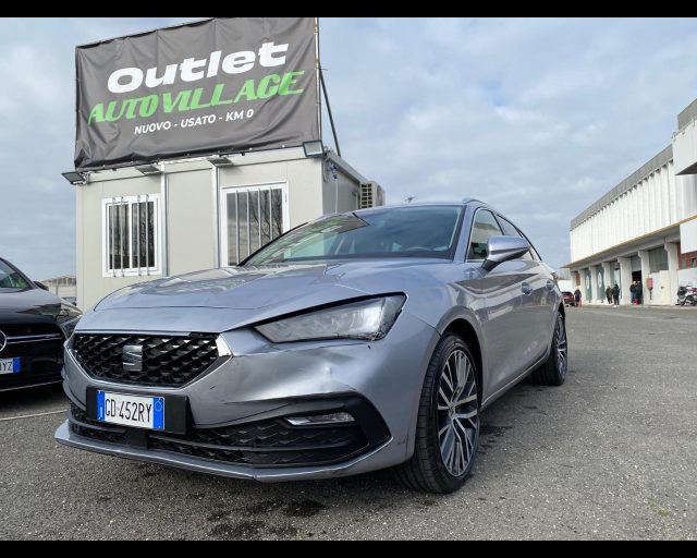 SEAT Leon Sportstourer 1.5 eTSI 150 CV DSG Xcellence Immagine 2