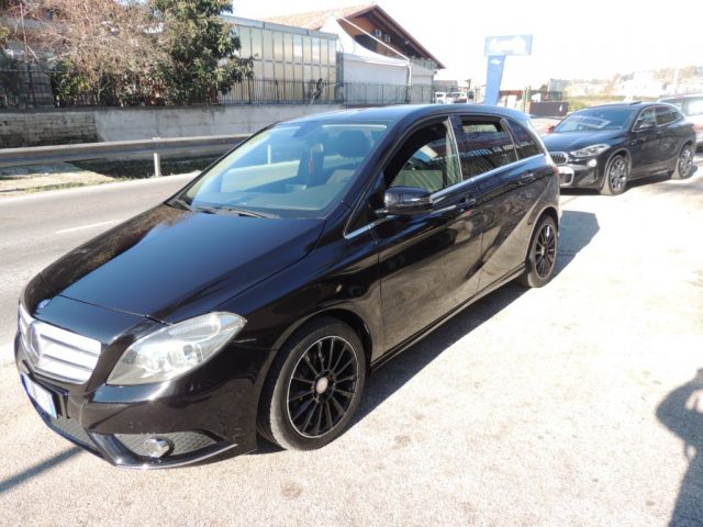 MERCEDES-BENZ B 180 CDI BlueEFFICIENCY Executive Immagine 1