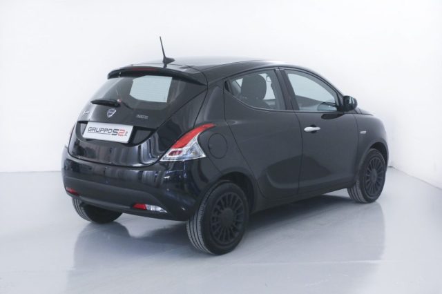 LANCIA Ypsilon 1.0 FireFly 5 porte S&S Hybrid Silver NEOPATENTATI Immagine 4