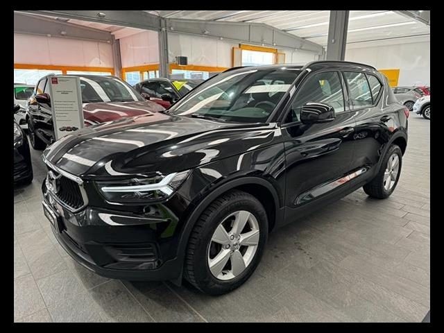 VOLVO XC40 1.5 T3 163cv Momentum my20 Immagine 1