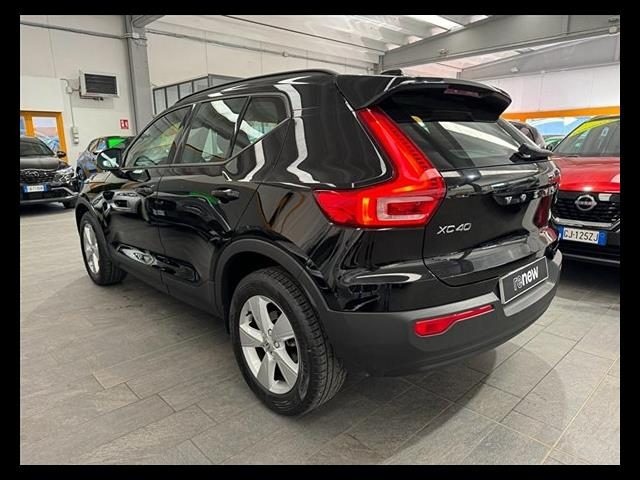 VOLVO XC40 1.5 T3 163cv Momentum my20 Immagine 2