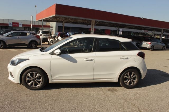 HYUNDAI i20 1.2 5 porte Connectline Immagine 2