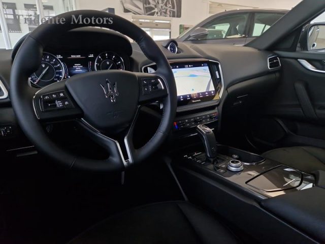 MASERATI Ghibli 330 CV MHEV GT Immagine 4