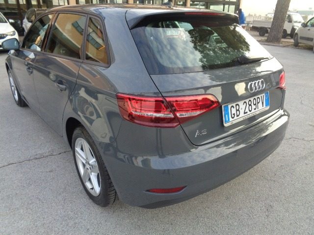 AUDI A3 SPB 30 g-tron S tronic Business Immagine 3