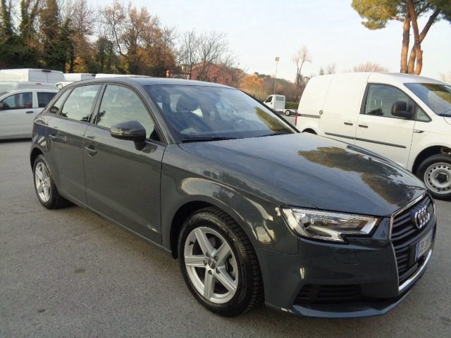 AUDI A3 SPB 30 g-tron S tronic Business Immagine 0