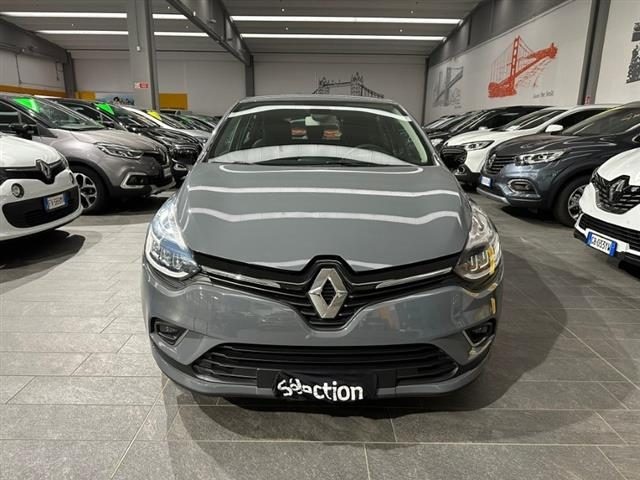 RENAULT Clio 1.5 dci Moschino Zen 75cv Immagine 1