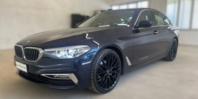 BMW 520 d xDrive Luxury Immagine 0