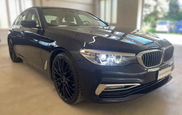 BMW 520 d xDrive Luxury Immagine 1