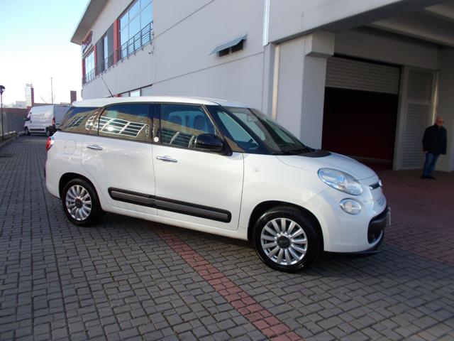 FIAT 500L Living 1.6 Multijet 105 CV Pop Star Immagine 2